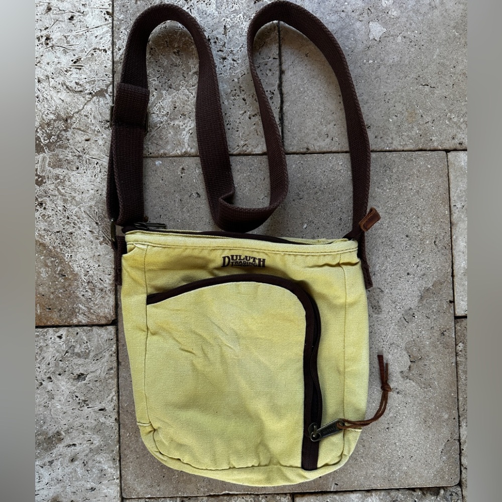 Duluth Trading Co Yellow Canvas Women’s Cross Body Outdoors Hiking Purse